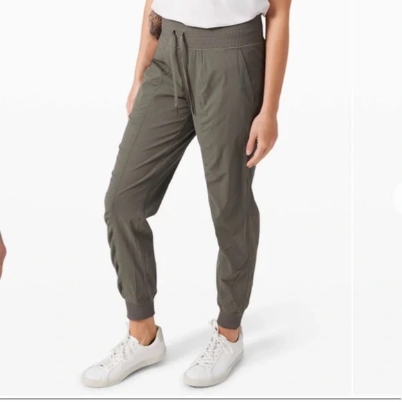 Lululemon Dance Studio Jogger green size 2 - Picture 1 of 13